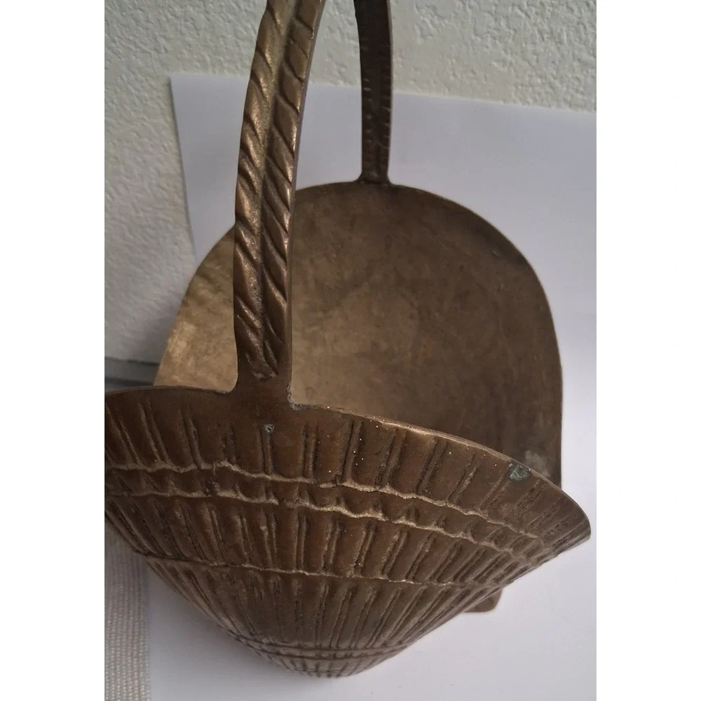 Vintage Heavy Coastal Solid Brass Mid-20th Century Clam Shell Basket.Beach Decor